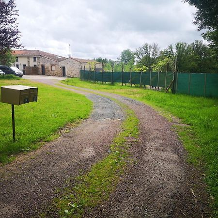 L'Evasion En Pierre Piscine Et Etang Prive Villa Sevremoine Kültér fotó